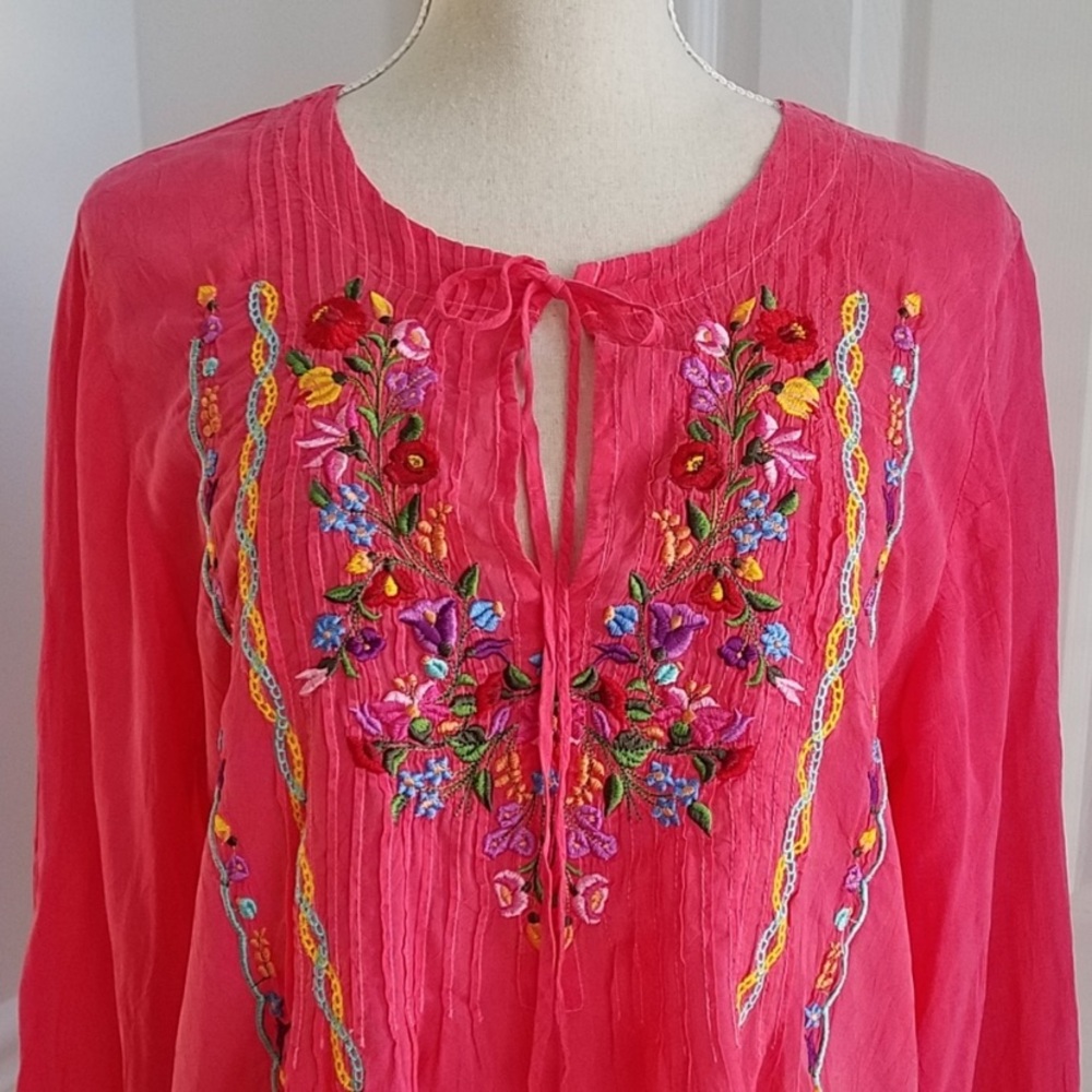 🌸 JOHNNY WAS floral rayon embroidered pink tunic blouse